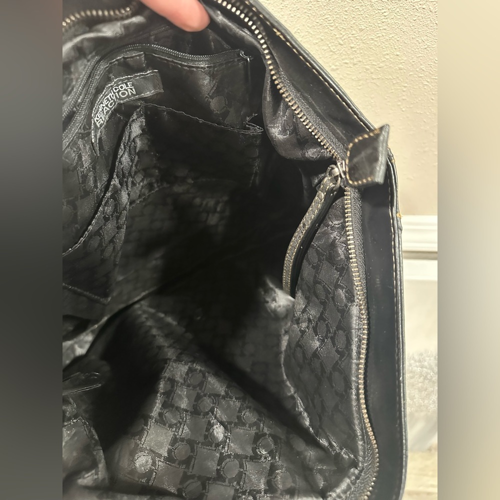 Kenneth Cole Reaction Purse - Picture 7 of 7